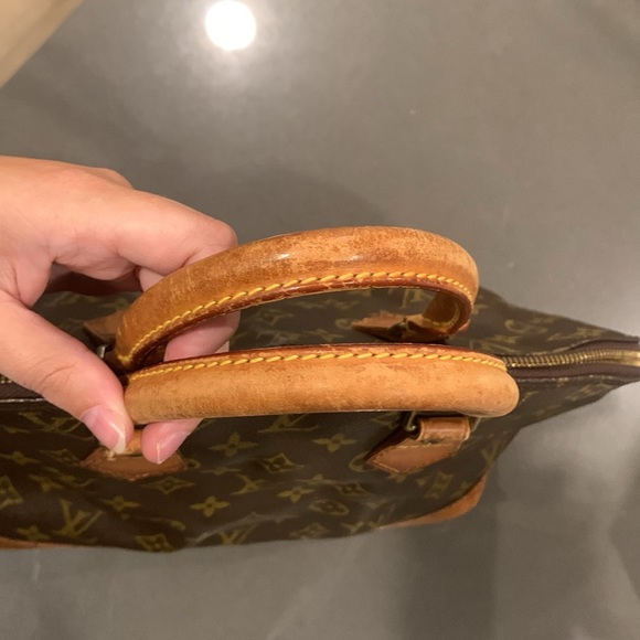 Authentic LV Louis Vuitton monogram Alma PM with date code VI 0993 - Picture 9 of 13